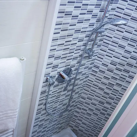 Twelve ホテル モンカリエーリ