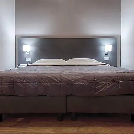 Hotel Twelve