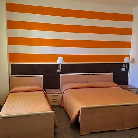 Twelve Hotel 3*