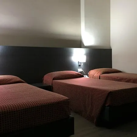 Hotell Twelve 3*