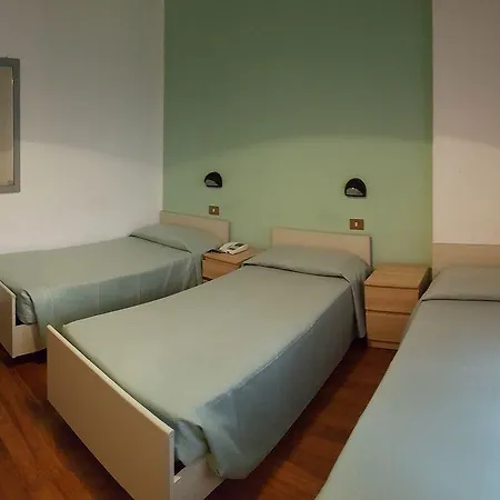 Twelve 3* Μονκαλιέρι