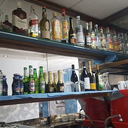 Twelve 3* Μονκαλιέρι