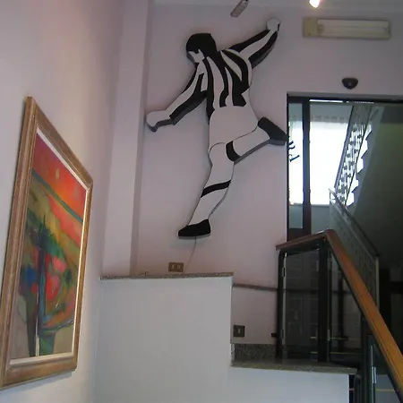 Hotell Twelve Moncalieri