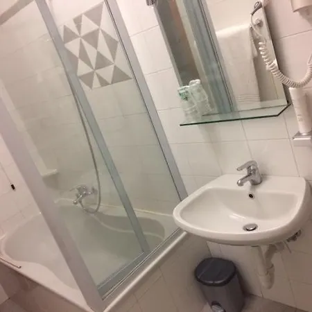 Hotell Twelve Moncalieri