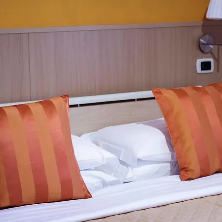 Hotell Twelve 3*