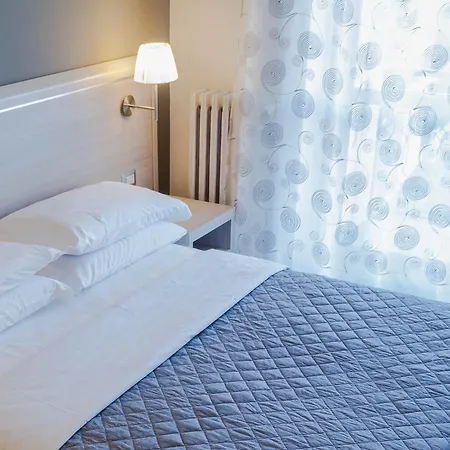 Hotell Twelve Moncalieri