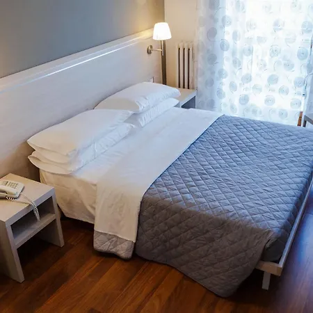 Hotell Twelve 3*