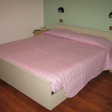 Twelve Hotell