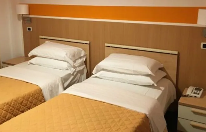 Twelve Ξενοδοχείο Μονκαλιέρι